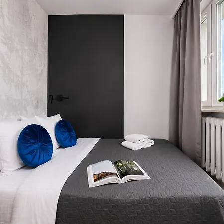 Apartamento Lumina I 2br Near The Główna I Balcony Varsóvia