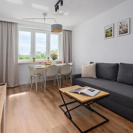 Apartamento Lumina I 2br Near The Główna I Balcony Varsóvia