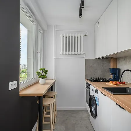 Apartamento Lumina I 2br Near The Główna I Balcony Varsóvia