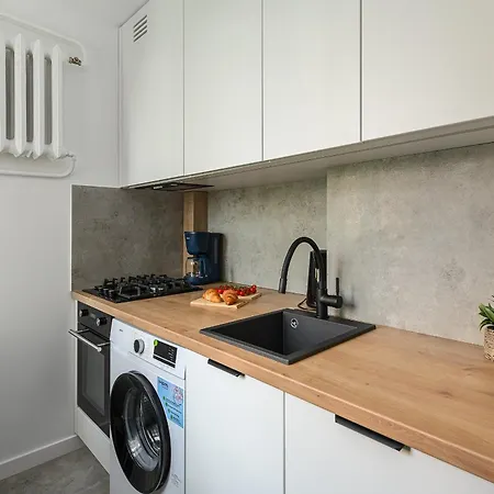 Apartamento Lumina I 2br Near The Główna I Balcony Varsóvia